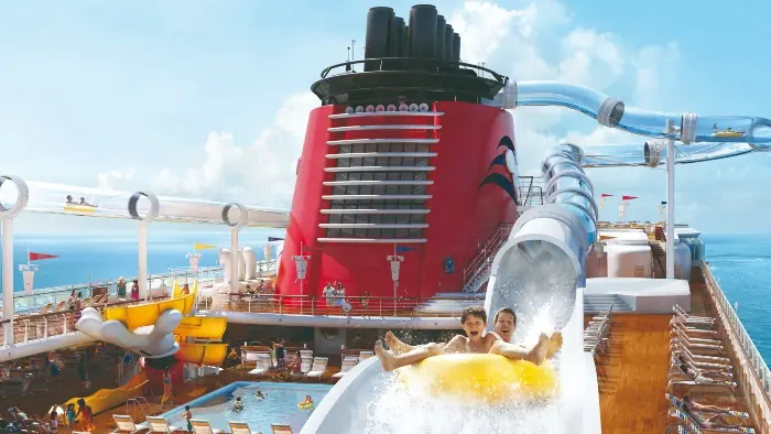 disney_cruises_with_waterslides
