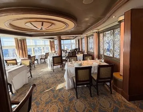 Queens Grill restaurant