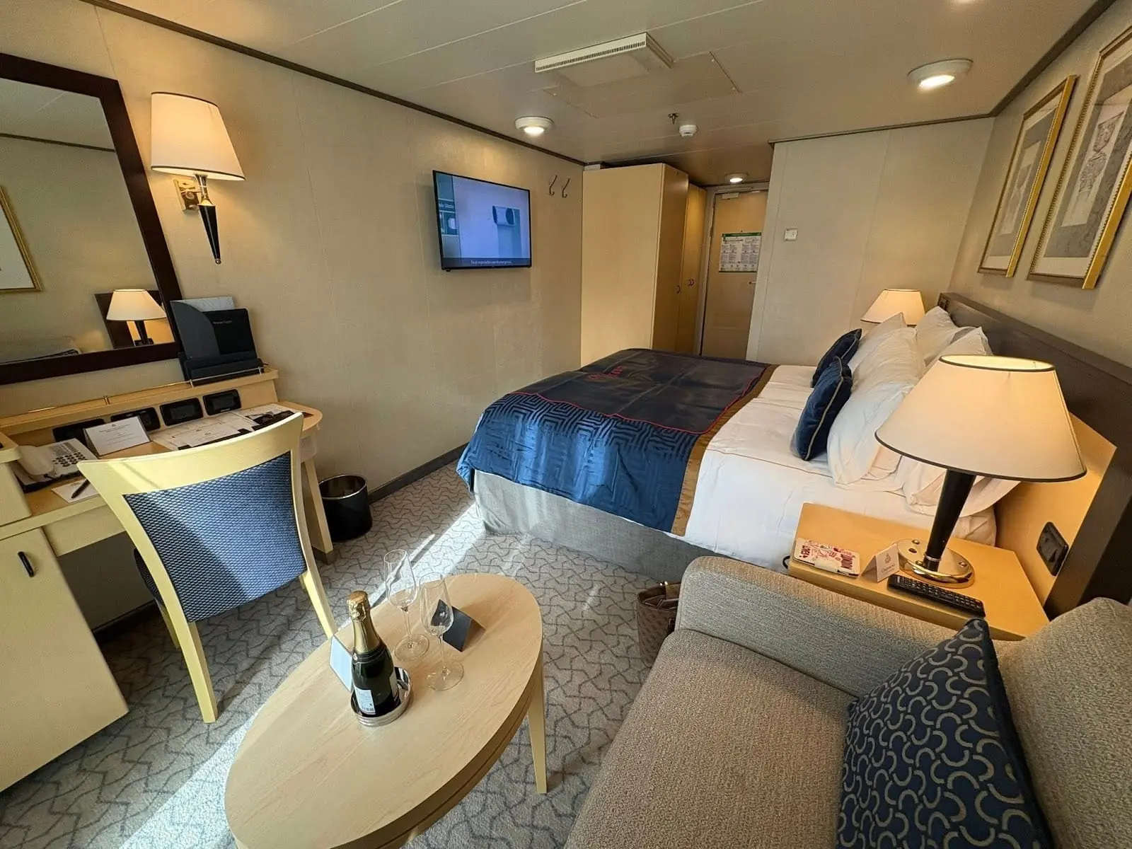 Britannia Balcony cabin, Queen Victoria