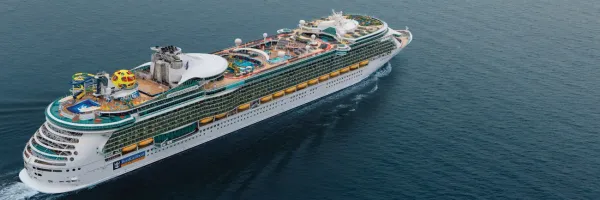 Independence of the Seas Sailing